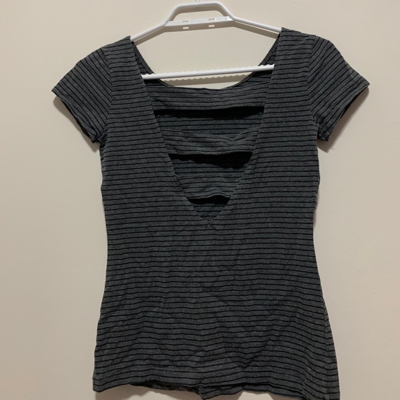 5 for $30! ✨STRIPED T-SHIRT BUNDLE✨ - Picture 3 of 6